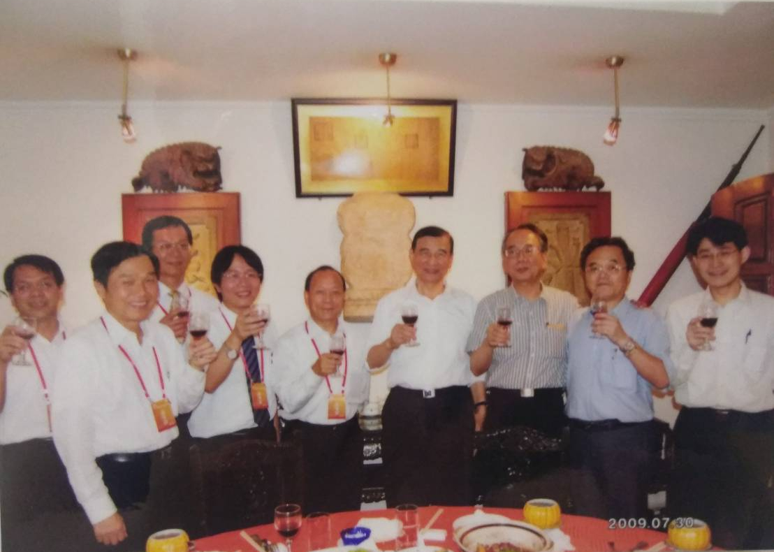 我與秦始皇的「大人」翁仲同框