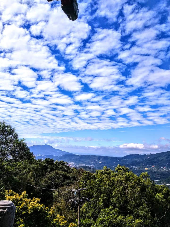 草山天際風雲起