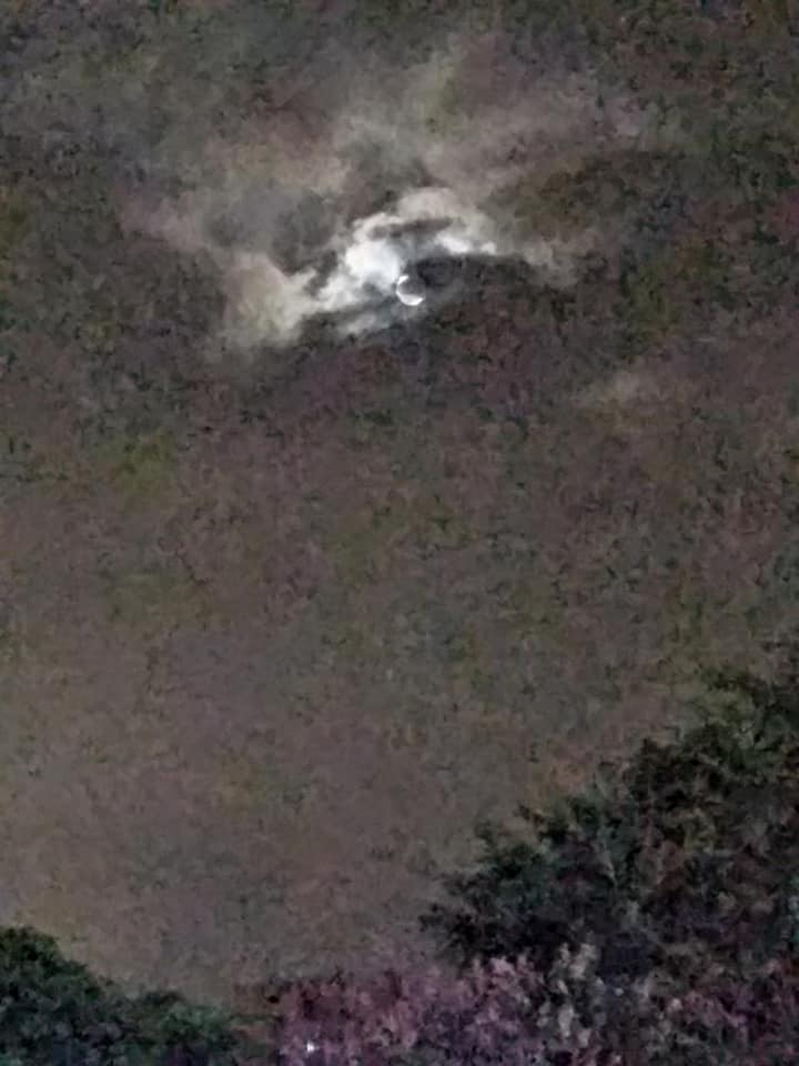 今晚外出，在捷運中正紀念堂站轉