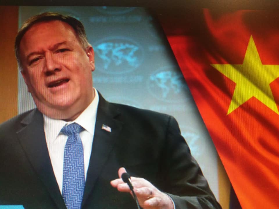 冷戰幽靈附身龐佩歐