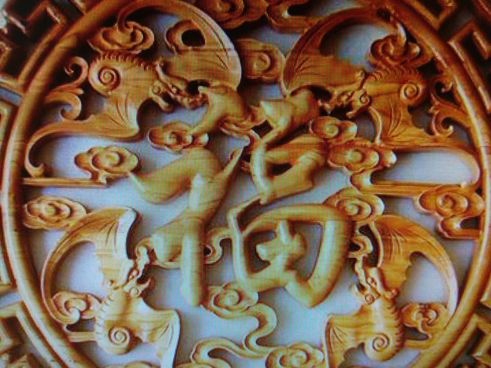 群蝠撲眼福無邊