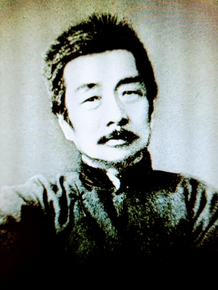 勾勒魯迅真形象