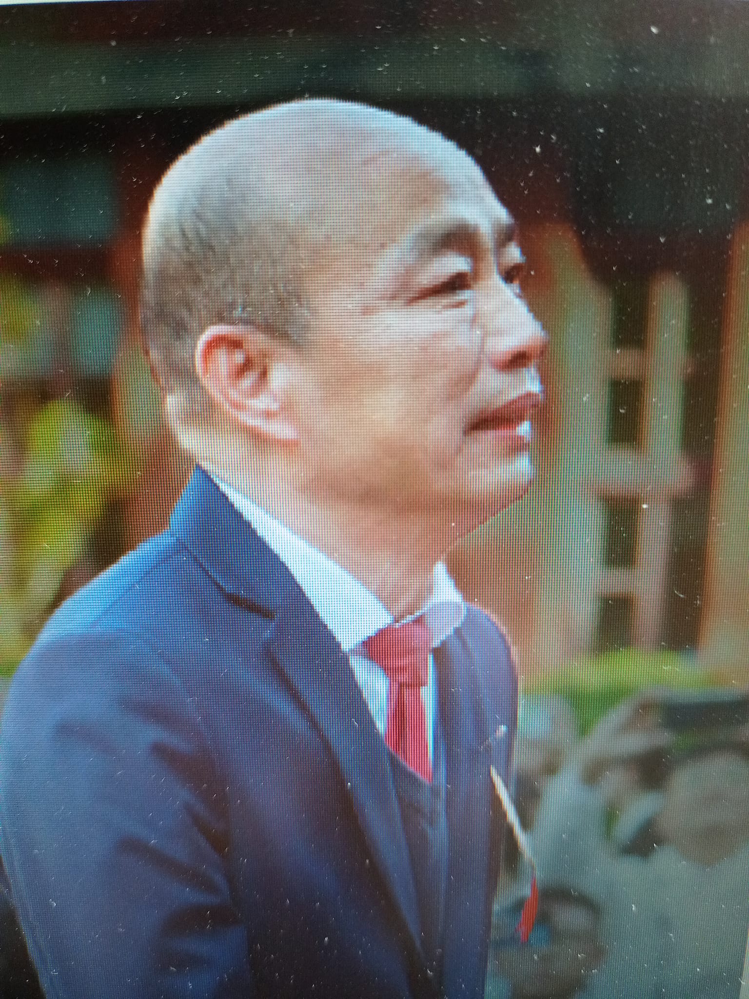 莫忘世上苦人多